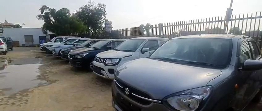 सजने लगा ऑटोमोबाइल बाजार, कारों की बुकिंग पहुंची 200 के पार