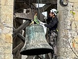 La cloche de Saint-Geyrac en Dordogne descendue de son clocher