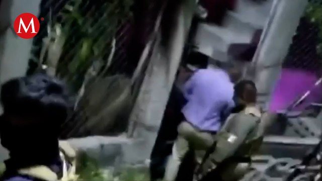 Hombres armados amedrentan a ciudadanos en su domicilio en SLP; iban acompañados de policías