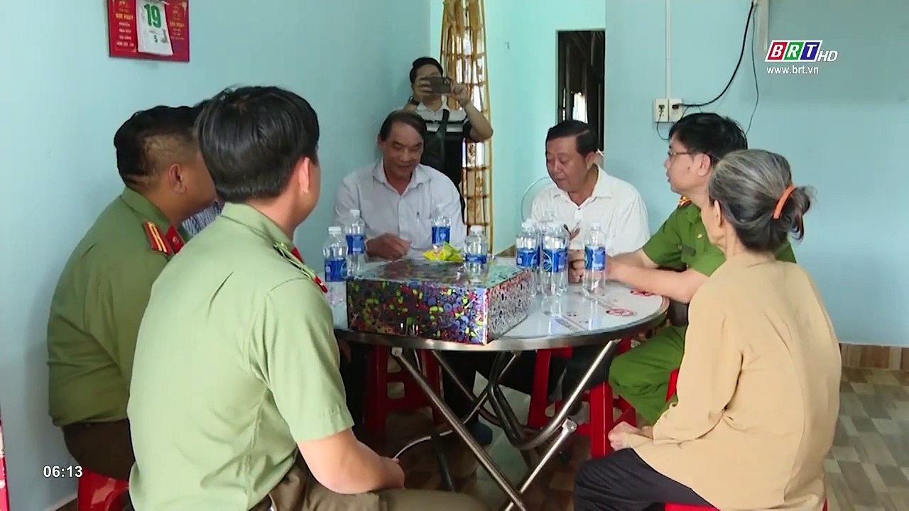 Ban giao nha dai doan ket tai xa Hoa Hung huyen Xuyen Moc