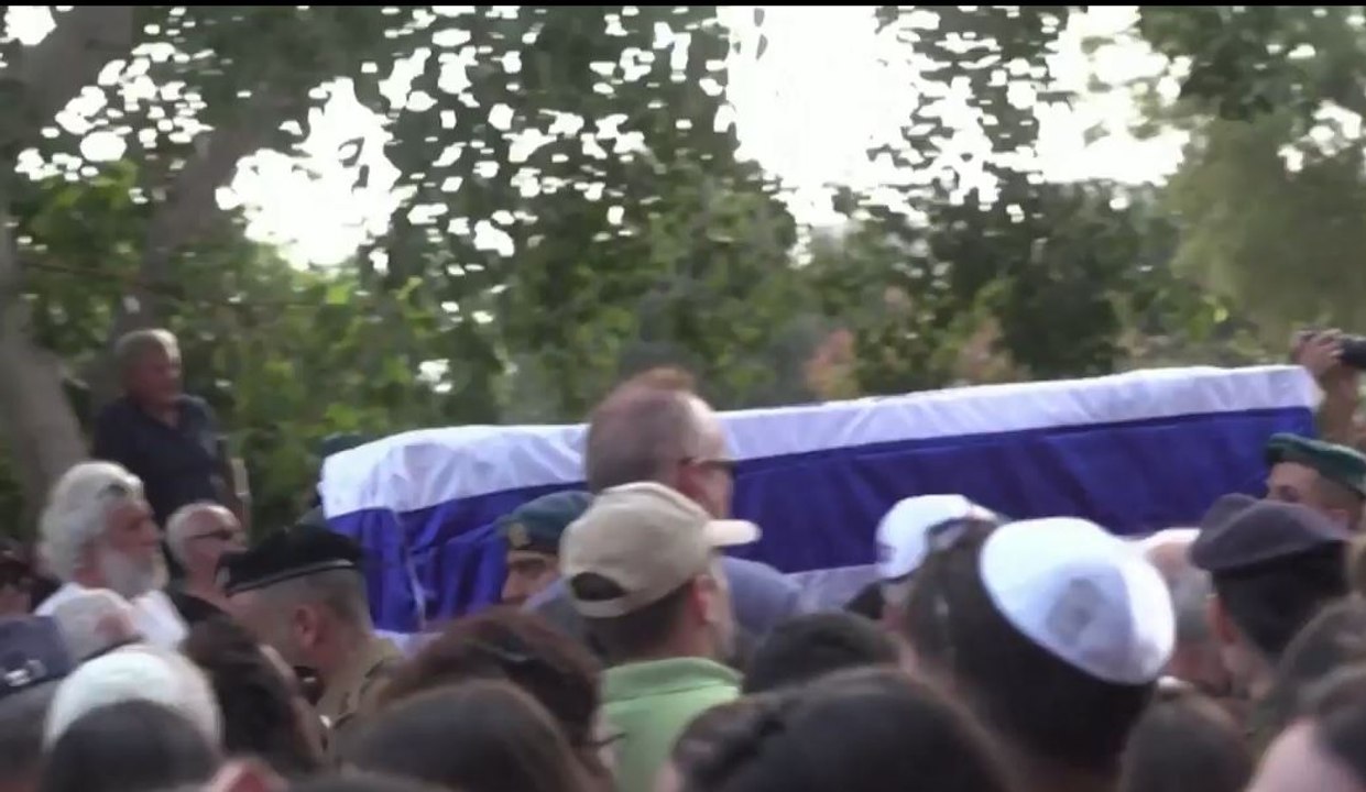 Familias despiden a sus seres queridos en Israel y Gaza