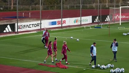 Jenni Hermoso vuelve a entrenarse con la selección española