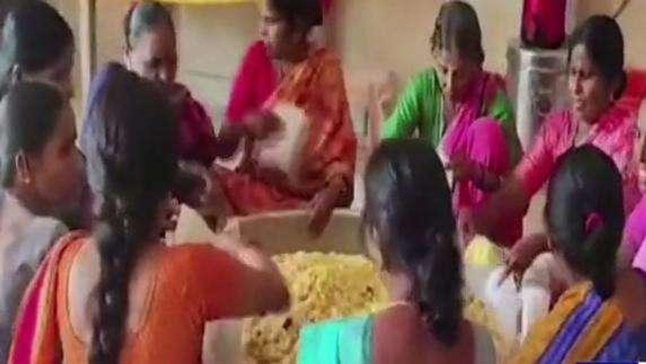 బాసర ఆలయంలో మరో వివాదం.. వేల సంఖ్యలో పాడైన లడ్డూలు!