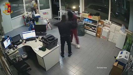 Download Video: Catania, scoperta la banda delle rapine violente ai commercianti