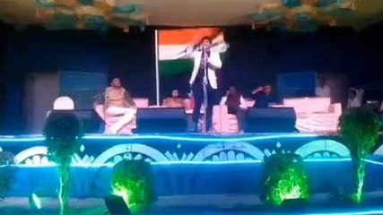 रतलाम: नवरात्रि मेले में हुआ कवि सम्मेलन, लोगों को हंसा- हंसाकर किया लोटपोट