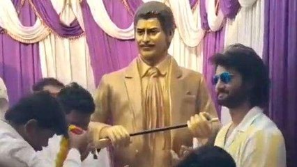 తూర్పుగోదావరి: హీరో సుధీర్ బాబు ఆ ఊరిలో సందడి