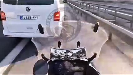 Emniyet şeridindeki kaza tartışma yarattı! Suç kimde?