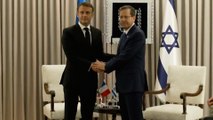 « Le premier objectif c'est la libération des otages », affirme Macron en Israël
