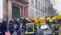 Destrozos y un herido en la concentración de los bomberos comarcales en Ourense