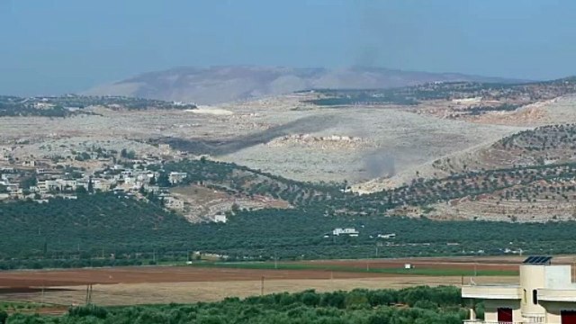 Rus uçakları İdlib'i bombaladı: 5 ölü