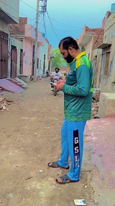 Mobile Snatching gone wrong 
