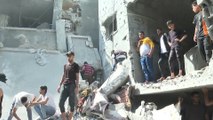 قصف إسرائيلي لمنزل بجوار مركز تجاري في مخيم النصيرات وسط قطاع غزة