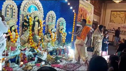 সংযুক্ত আরব আমিরশাহীতে দুর্গা বন্দনা! নাচে-গানে মাতলেন প্রবাসীরা | Oneindia Bengali