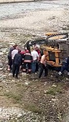 Trabzon'da Belediye İş Makinesi Dereye Uçtu!