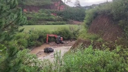 베트남서 급류에 차량 휩쓸려 한국인 관광객 4명 숨져 / YTN
