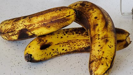 ¿Qué causan los bananos maduros en otras frutas?