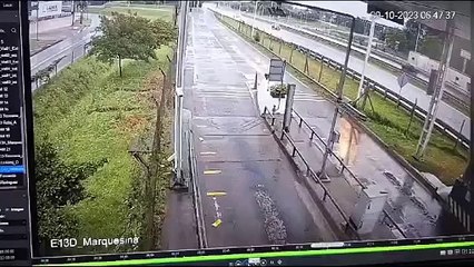 Accidente fatal en Acceso Oeste: tres mujeres murieron al chocar con la cabina del peaje