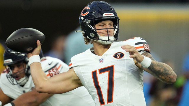 Bears Stick with Tyson Bagent Ahead of Week 9 Clash vs. Saints