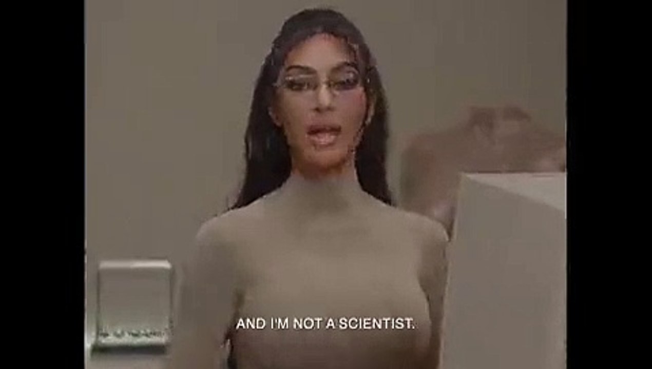 Kim Kardashian lanza unos sujetadores con pezones falsos para marcarse un Ione Belarra