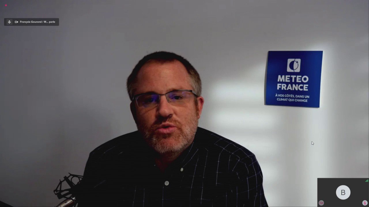 Tempête Ciaran: Météo France alerte sur les "risques de chutes d'arbres" liés aux rafales de vent et aux fortes pluies