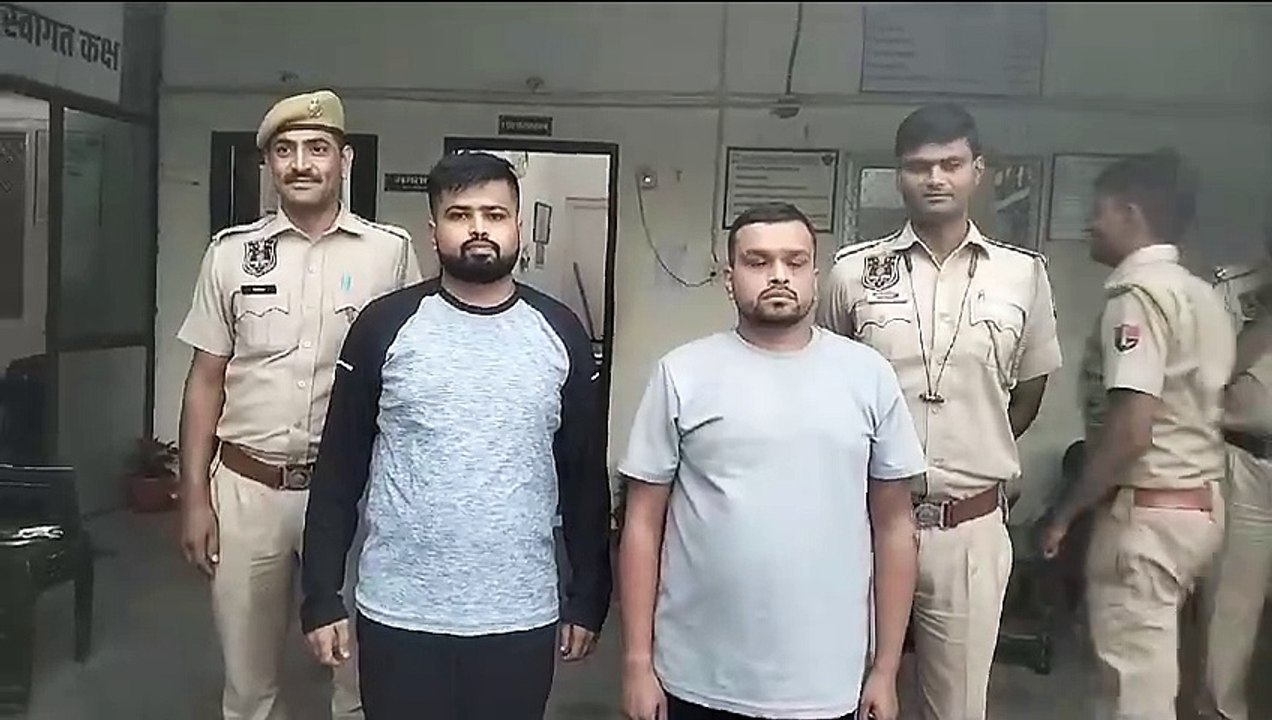 फर्जी पासपोर्ट से दुबई जाने वाले दो यात्री गिरफ्तार