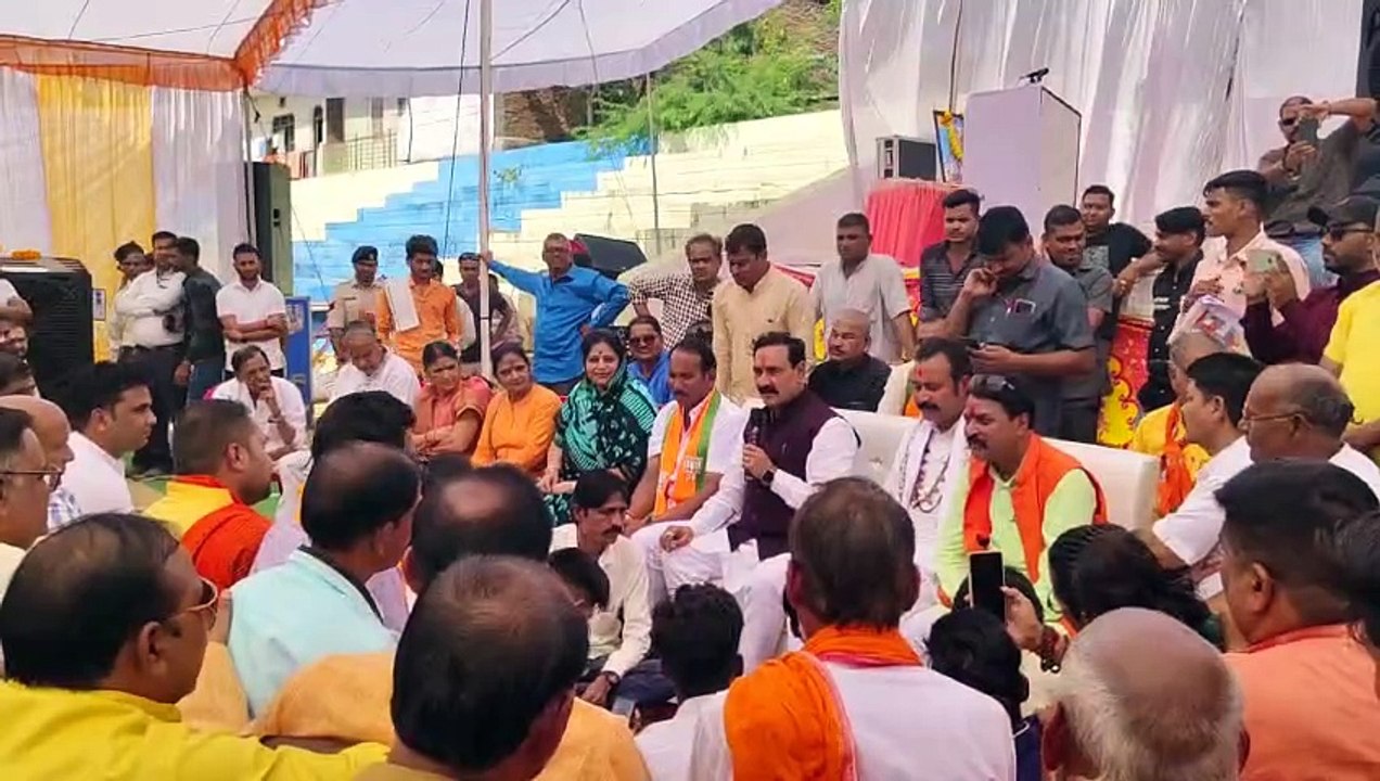 हमारे सीएम हर दिन 10-20 हजार से मिल रहे, कमलनाथ घर से नहीं निकल रहे