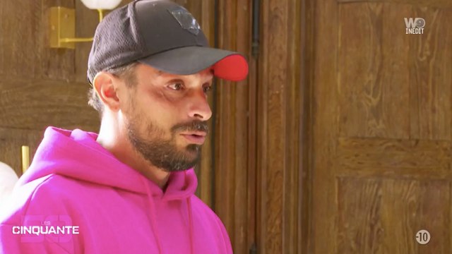 « Ça m’a vraiment déstabilisé » : Julien fond en larmes lors de son discours d’adieux dans les Cinquante (VIDEO)