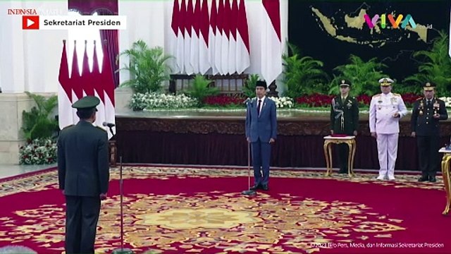 Jokowi Pasang Lencana Agus Subiyanto Gantikan KSAD Dudung