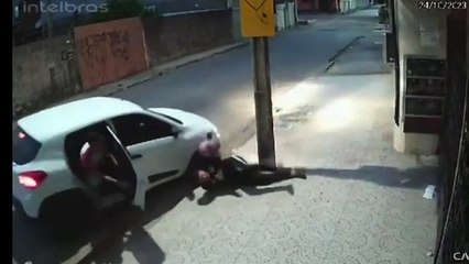Homem é atropelado, assaltado e obrigado a ficar de cueca