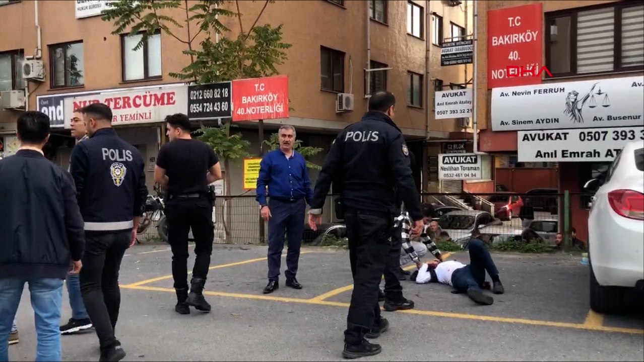 Bakırköy Adliyesi önünde bıçaklı kavga