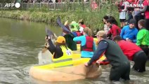 Belgio, nella tradizionale regata di Kasterlee i kayak sono delle zucche di oltre mille chili di peso