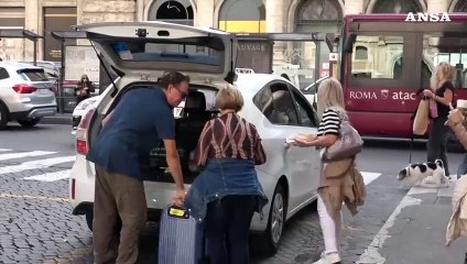 Roma, i tassisti: "Tre euro in piu' a corsa e aprire via dei Fori Imperiali"