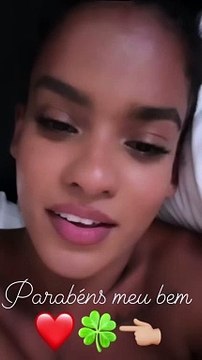 Il a dernièrement publié une photo de la jeune femme pour son 28ème anniversaire, sur laquelle il la surnomme ma chérie en portugaisVincent Cassel souhaite un bon anniversaire à Narah Baptista