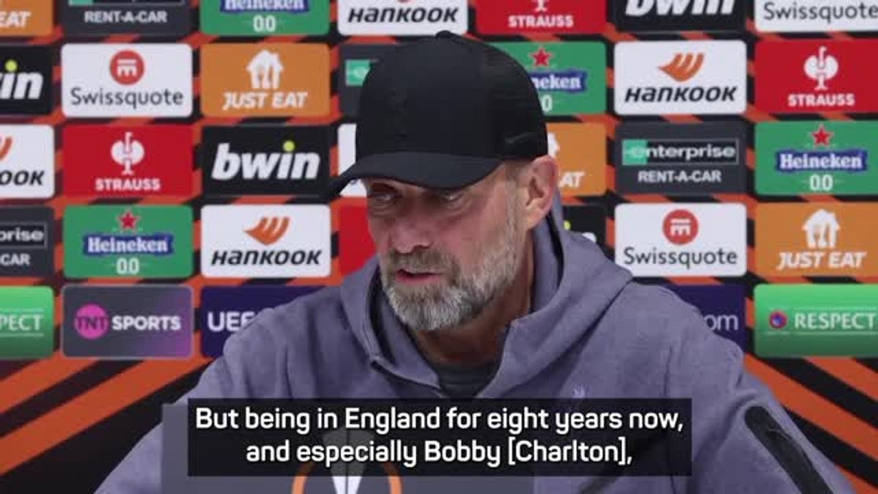 Klopp pays respect to Bobby Charlton and Bill Kenwright