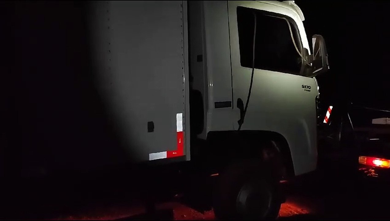 PM apreende 11,6 mil anabolizantes e 12,5 mil caixas de cigarros no interior do Estado; um homem foi preso
