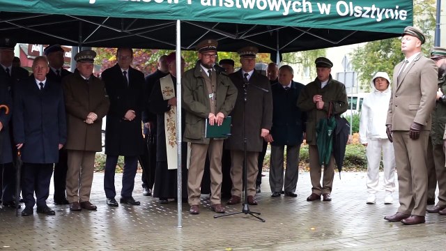 Odsłonięcie pamiątkowej tablicy z okazji 100-lecia Lasów Państwowych