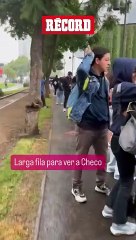 Afición mexicana espera a CHECO PÉREZ bajo la lluvia #ChecoPérez #F1