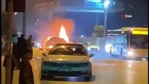 Ataşehir'de seyir halindeki araç alev alev yandı