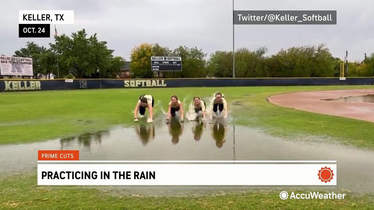 Rain doesn't slow down this softball team in Texas video Dailymotion
