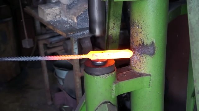 09.Damascus steel from staples for a stapler.