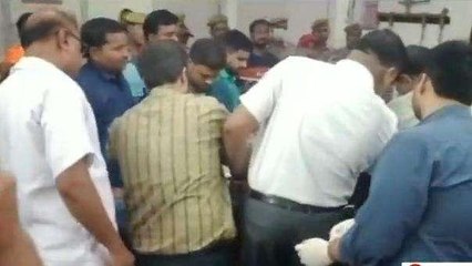 मिर्ज़ापुर में बदमाशों ने युवक को मारी पांच गोली... अंगुलियों में फंसा रहा 500 का नोट