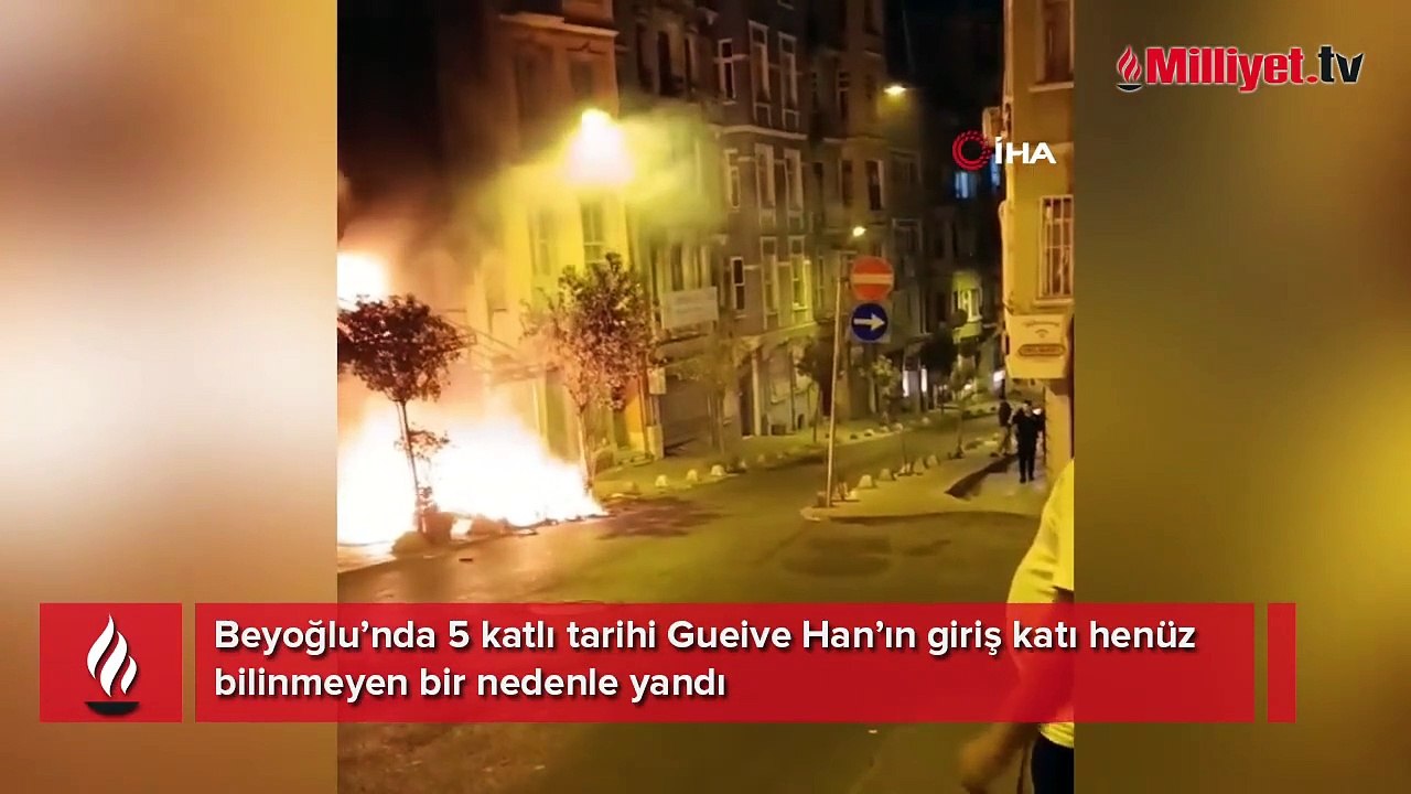 Beyoğlu’nda Tarihi Gueive Han’da yangın! Giriş kat küle döndü