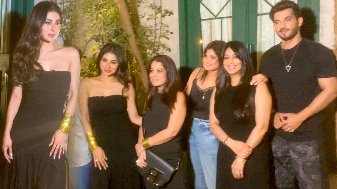 Mouni Roy का दोस्त की बर्थडे पार्टी में दिखा Killer Look