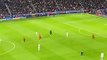 PSG - Milan : Un intrus sur la pelouse vient faire un câlin à Mbappé