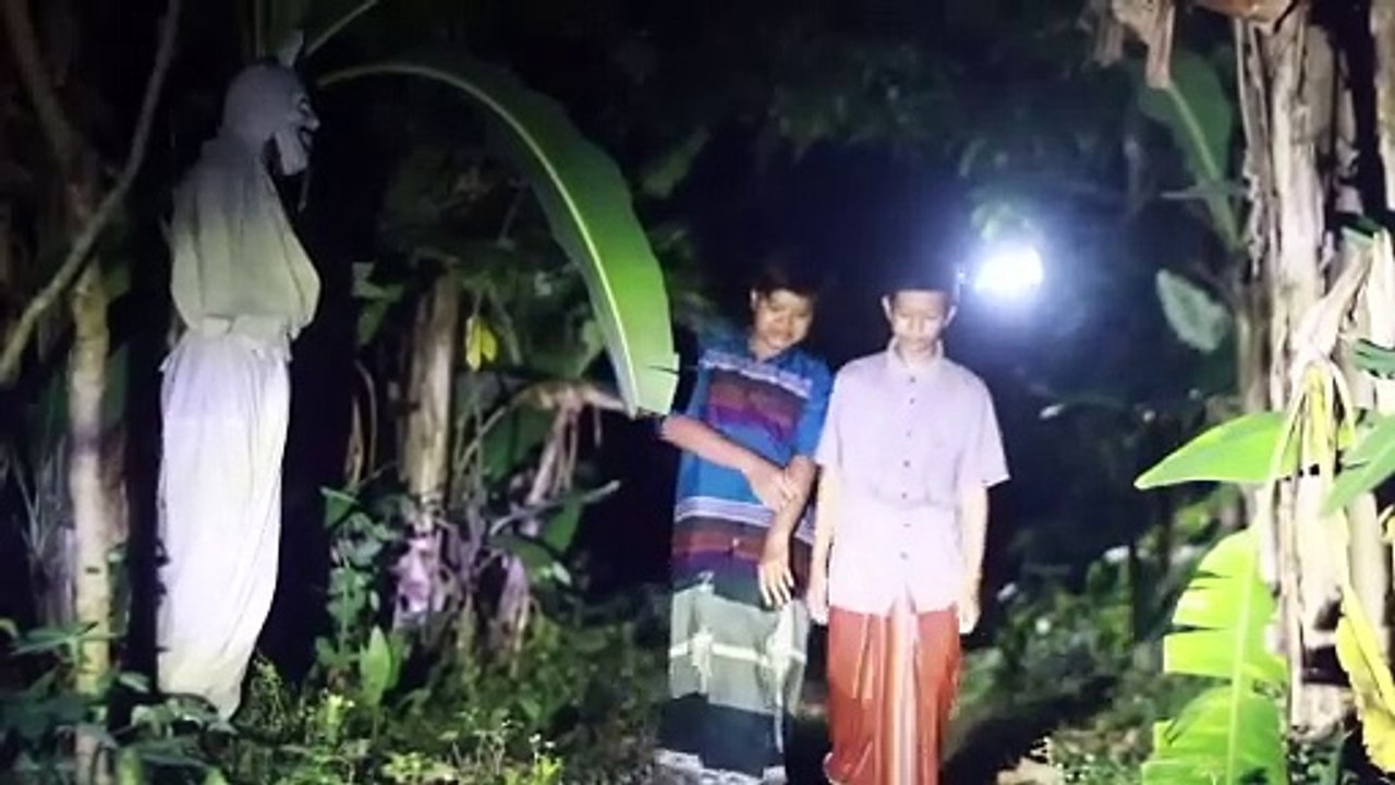 Prank Pocong Terbaru & Kuntilanak! Lucu & kocak bikin ngakak
