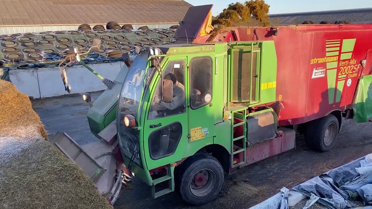 Dangerous Farm Vehicles #WithMe Pretty Girl DIY Cow Farming Milking Cure Cows Feeding ​Tree Cutting