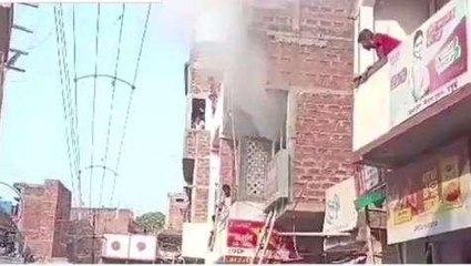 नालंदा: शॉर्ट सर्किट के कारण कपड़े की दुकान में लगी भीषण आग, लाखों की संपति राख