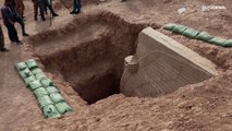 شاهد: ضخم، لكن في قمة الإتقان والجمال ... اكتشاف ثور مجنّح عمره 2700 عام في العراق