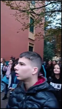 San Giuliano Milanese, la protesta degli studenti del liceo Primo Levi