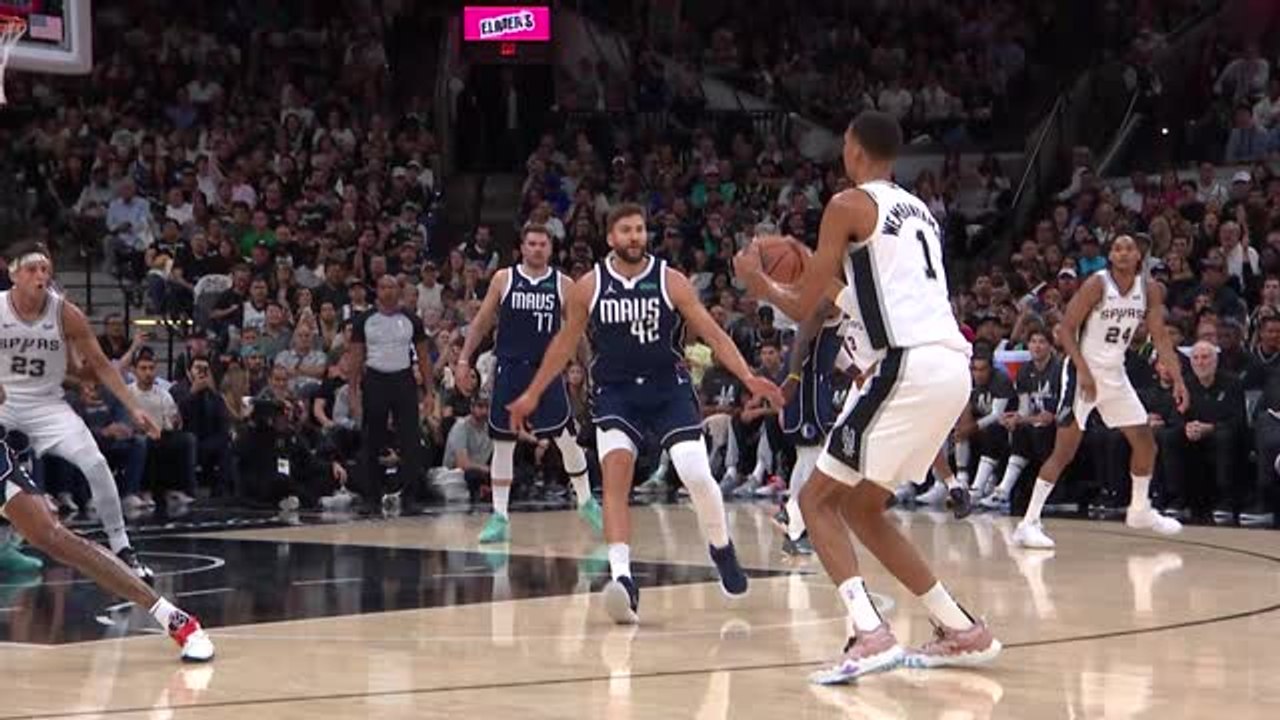 Wembanyama's first points in the NBA